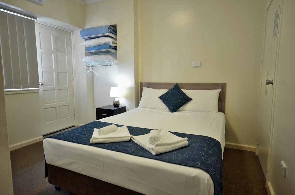 Lees Hotel Ingham Eksteriør billede