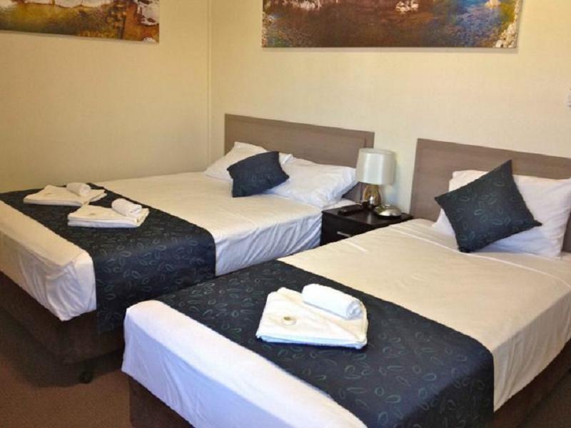 Lees Hotel Ingham Eksteriør billede