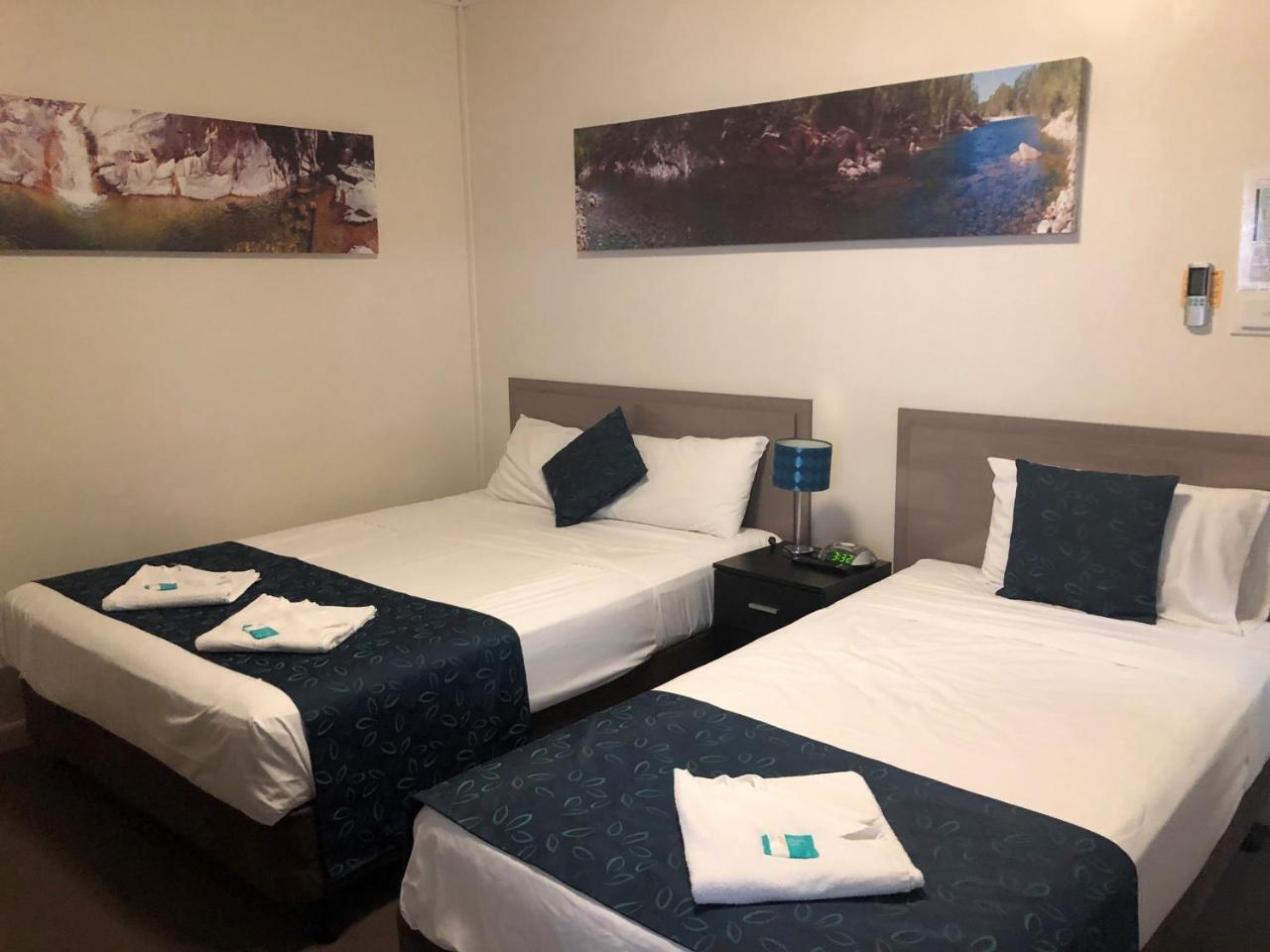 Lees Hotel Ingham Eksteriør billede