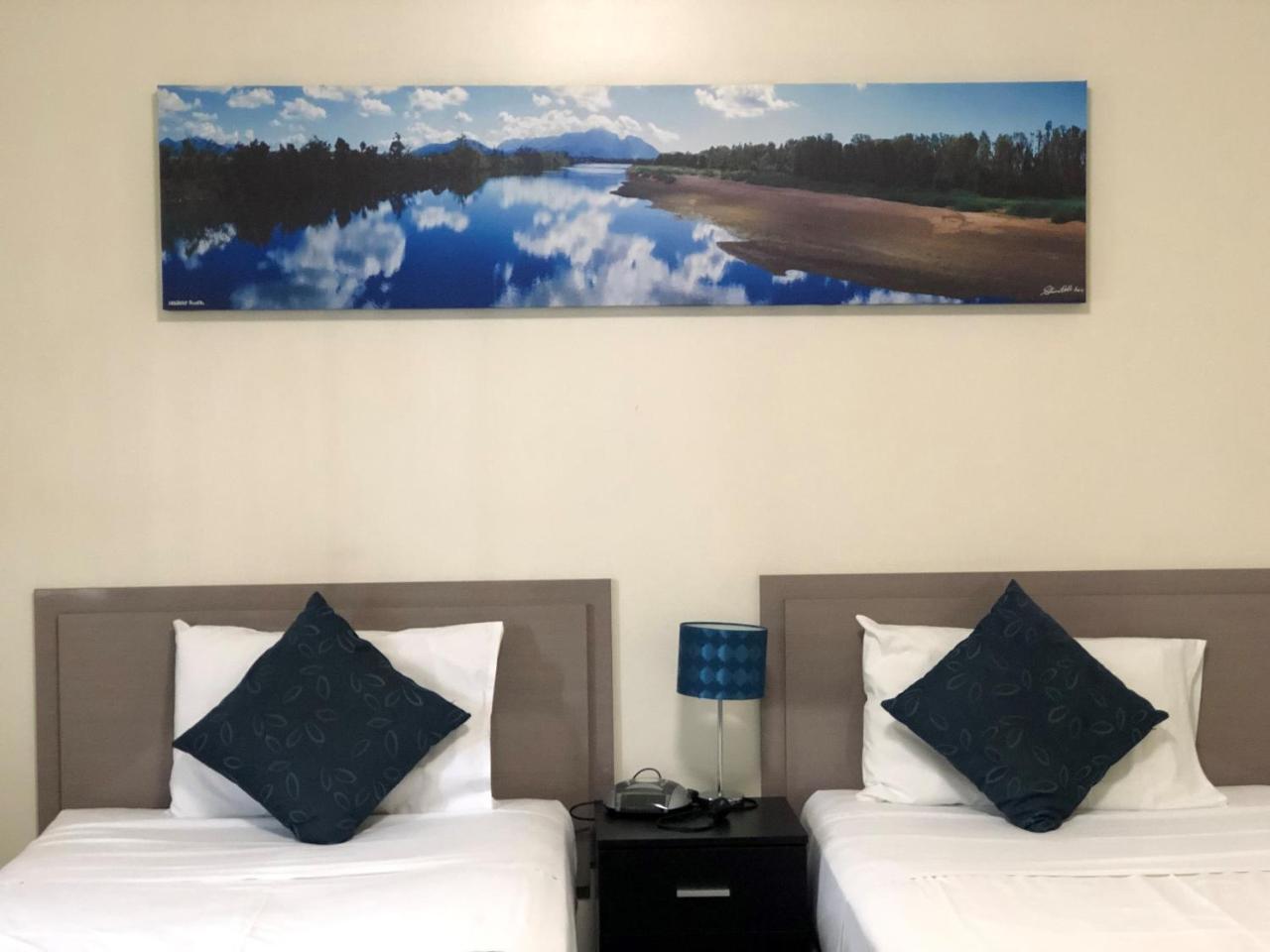 Lees Hotel Ingham Eksteriør billede